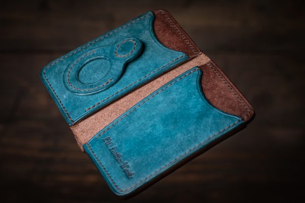 Handmade Leather Apple AirTag Bifold Card Wallet - Image 3